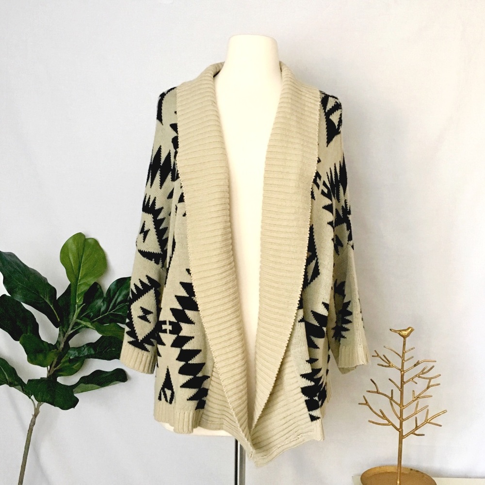 Oversized Tribal Knit Cardigan M - L